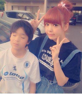 藤田ニコルさんと弟のひかるくん