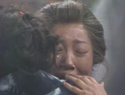 震災後に再会したおしんと母親のふじ