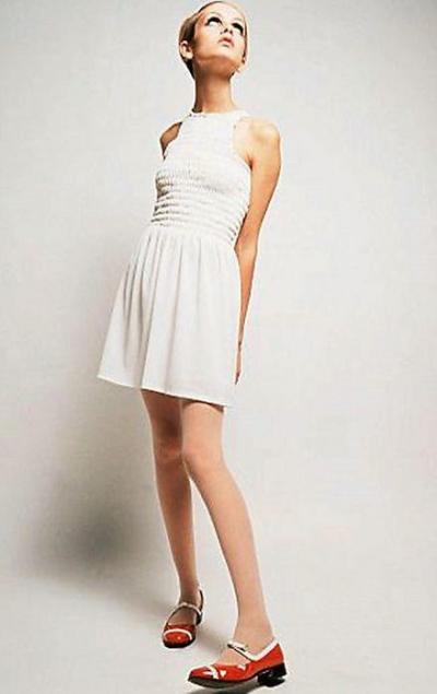 ツイッギー Twiggy 今現在は 60年代70年代ファッションミニスカ女王画像