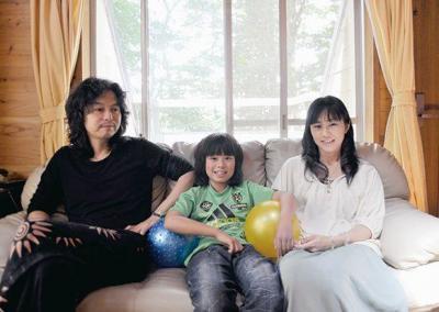 女優・杉咲花さんの父親・木暮武彦さんと家族