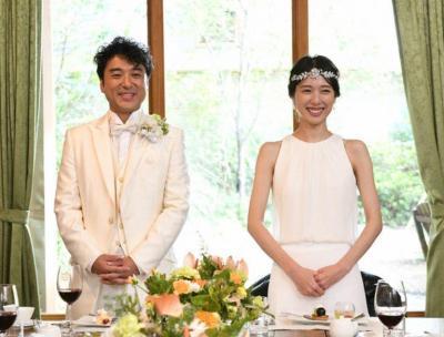 戸田恵梨香さんとムロツヨシさんの結婚式のシーン