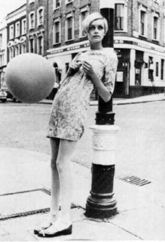 ツイッギー Twiggy 今現在は 60年代70年代ファッションミニスカ女王画像